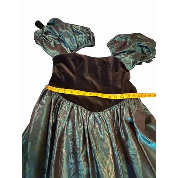 Vintage Laura Ashley Green Velvet and Taffeta Dress - Size 14 - Picture 7 of 16